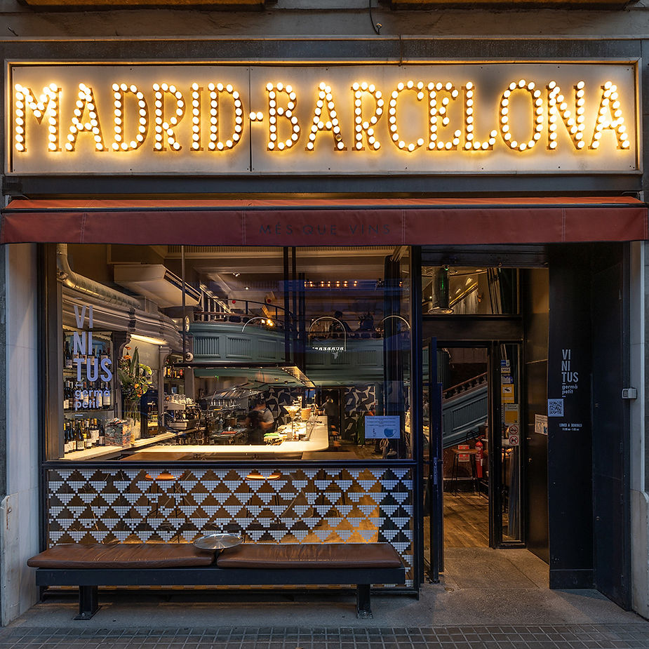 Vinitus barcelona outside street view