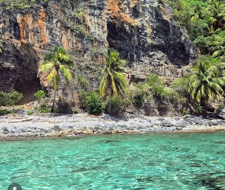 Ultimate Dominican Hidden Gems Guide: Beaches + Islands